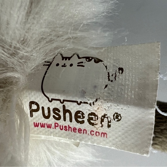 Gund Pusheen POM KEYCHAIN Plush Backpack Clip 4-Inch Cat Kitty 2018 - Picture 2 of 9